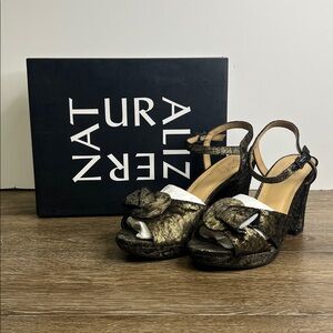 Naturalizer Adelle Gold Velvet Platform Heels | Size 10W | NIB